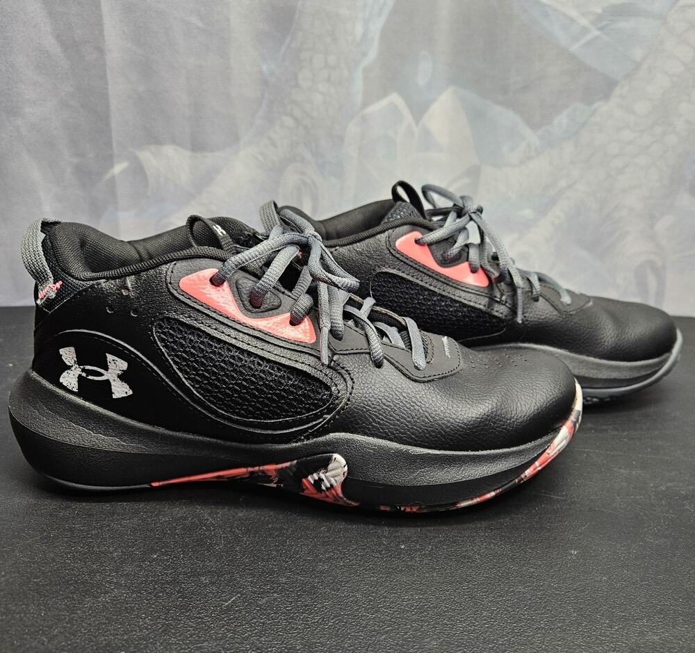 Under Armour Lockdown 6 Basketball Sneaker Black Pink Size 8.5 Woman, 7 Men EUC
